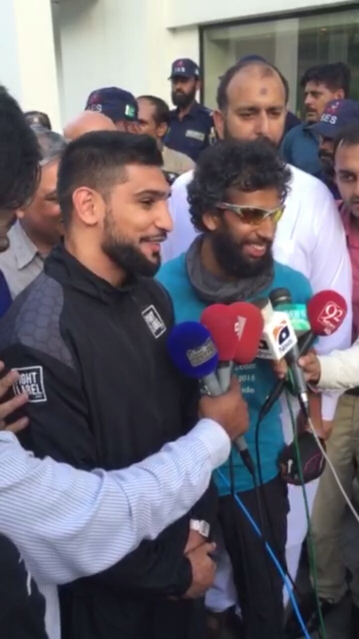 Amir Khan welcomes our cyclist in Lahore, Pakistan